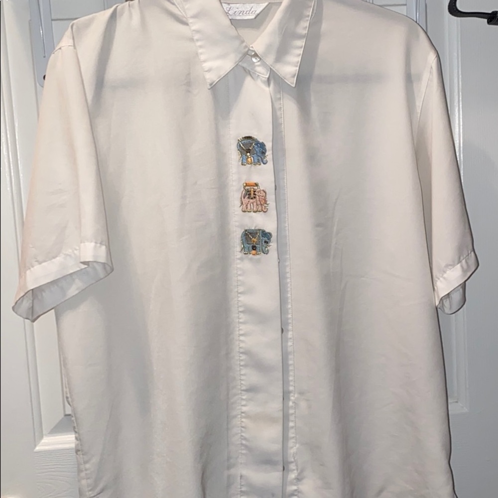 Linda short-sleeved shirt.